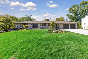 5708 Camelback Dr, Edina, MN 55436 - Photo 1