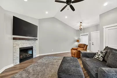 4606 Buckingham Drive NW, Rochester, MN 55901 - Photo 4