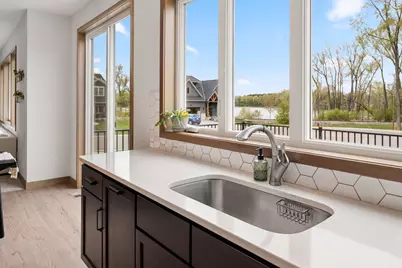 429 Collova Drive, Vadnais Heights, MN 55127 - Photo 8