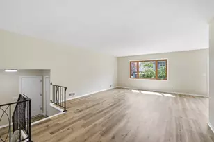 738 County Rd B E, Maplewood, MN 55117 - Photo 16
