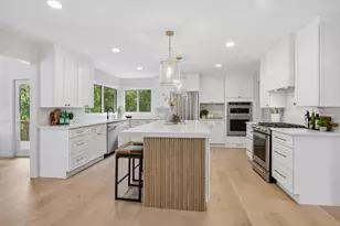10752 Mt Curve Rd, Eden Prairie, MN 55347 - Photo 10