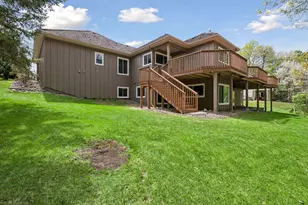 10752 Mt Curve Rd, Eden Prairie, MN 55347 - Photo 48