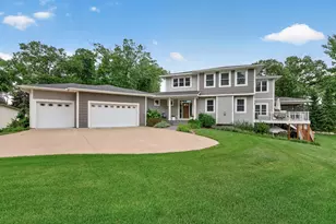 400 E Horseshoe Dr, Shoreview, MN 55126 - Photo 2