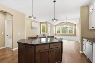 8126 W 132nd St, Savage, MN 55378 - Photo 10