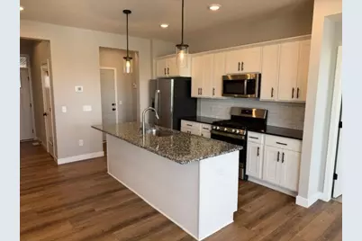 10503 Robinwood Road, Chaska, MN 55318 - Photo 2