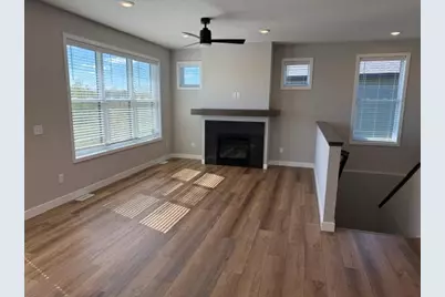 10503 Robinwood Road, Chaska, MN 55318 - Photo 6