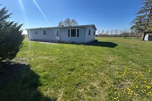 200 Prairie Ave, Darfur, MN 56022 - Photo 2