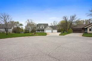 1506 Mcauliffe Pl NW, Alexandria, MN 56308 - Photo 1