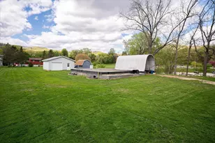 421 Walnut Pl, La Crescent, MN 55947 - Photo 1