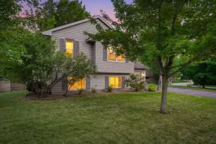 8117 Dakota Ln, Chanhassen, MN 55317 - Photo 4