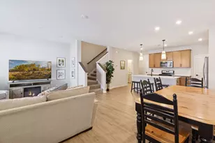 14548 Twin Lakes Cir, Burnsville, MN 55306 - Photo 2