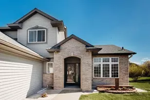 10014 Pin Oak Ct N, Brooklyn Park, MN 55443 - Photo 2