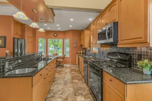 6934 4th St Ct N, Oakdale, MN 55128 - Photo 8