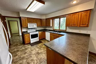1240 Patricia Ct, Marshall, MN 56258 - Photo 10