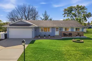 970 Redwood Dr, Apple Valley, MN 55124 - Photo 4