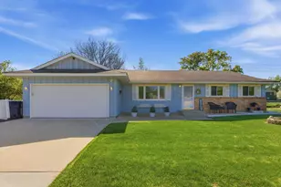970 Redwood Dr, Apple Valley, MN 55124 - Photo 6