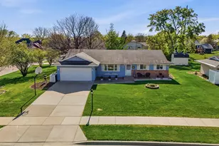 970 Redwood Dr, Apple Valley, MN 55124 - Photo 1
