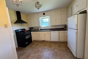 604 W Main St, Marshall, MN 56258 - Photo 8