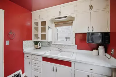 903 11th Avenue SW, Austin, MN 55912 - Photo 8