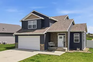 1300 18th Dr NE, Austin, MN 55912 - Photo 1