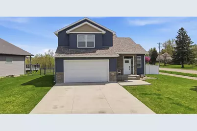 1300 18th Drive NE, Austin, MN 55912 - Photo 2