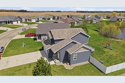 1300 18th Drive NE, Austin, MN 55912 - Photo 6