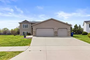 1911 35th Street Circle S, Moorhead, MN 56560 - Photo 2