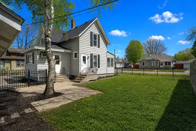 112 7th Avenue NW, Faribault, MN 55021 - Photo 4