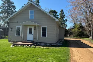 202 1st St NW, Hinckley, MN 55037 - Photo 2