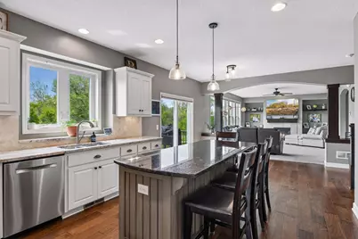 1531 Camden Ridge Drive, Chanhassen, MN 55317 - Photo 6
