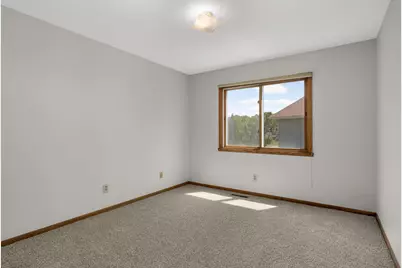 3956 Goodwin Avenue N, Oakdale, MN 55128 - Photo 12