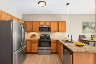 660 Kingfisher Ln, Woodbury, MN 55125 - Photo 12
