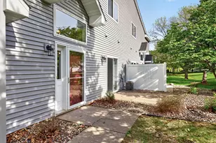 660 Kingfisher Ln, Woodbury, MN 55125 - Photo 30