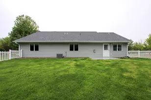 1367 Heritage Ave NW, Hutchinson, MN 55350 - Photo 4