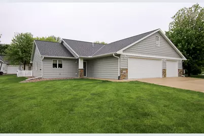 1367 Heritage Avenue NW, Hutchinson, MN 55350 - Photo 2