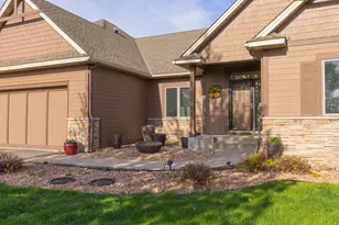21872 Carrbridge Ct, Lakeville, MN 55044 - Photo 2