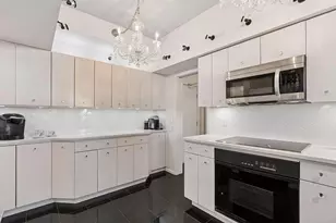 1235 Yale Pl, Minneapolis, MN 55403 - Photo 28