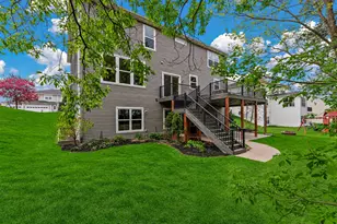 9289 Summerlin Ct, Woodbury, MN 55129 - Photo 2