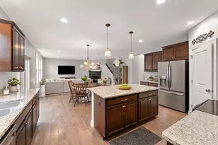 9289 Summerlin Ct, Woodbury, MN 55129 - Photo 18