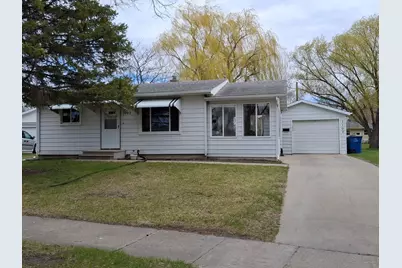 1102 19th Street N, Moorhead, MN 56560 - Photo 2