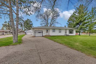271 4th St, Holdingford, MN 56340 - Photo 1