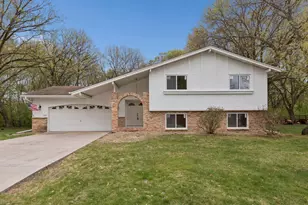 2848 Ardan Ave, Mounds View, MN 55112 - Photo 2