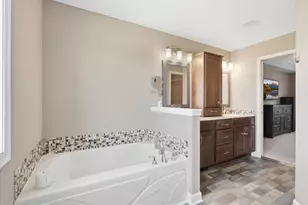95 Lockwood Ct, Hudson, WI 54016 - Photo 12