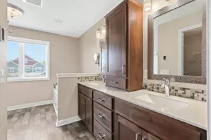 95 Lockwood Ct, Hudson, WI 54016 - Photo 10
