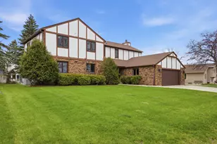 171 N Woodcrest Dr N, Fargo, ND 58102 - Photo 2