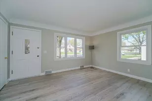 8127 1st Ave S, Bloomington, MN 55420 - Photo 2