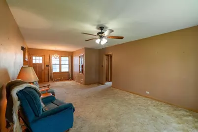 801 4th Avenue SW, Wells, MN 56097 - Photo 6