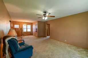801 4th Ave SW, Wells, MN 56097 - Photo 6