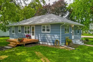 801 4th Ave SW, Wells, MN 56097 - Photo 24