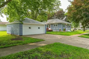 801 4th Ave SW, Wells, MN 56097 - Photo 22
